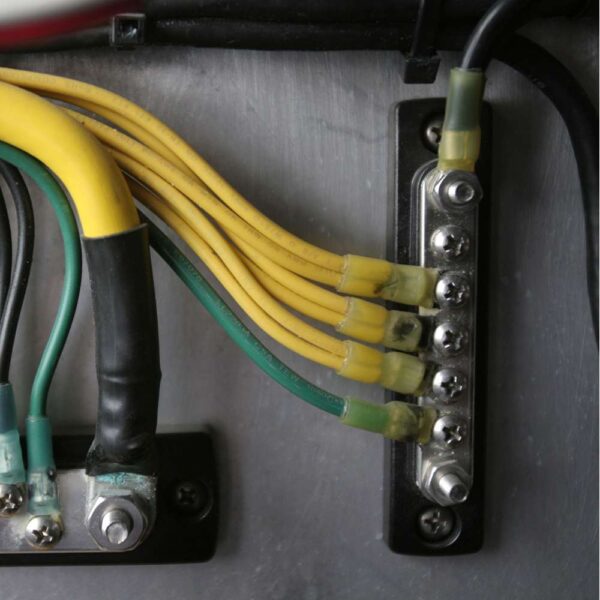 Blue Sea 2304 MiniBus 100 Ampere Common BusBar 5 x 8-32 Screw Terminal - Image 2